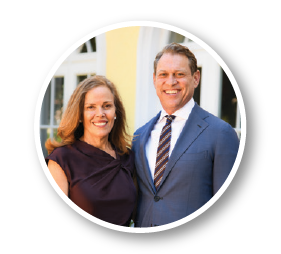 Honorary Chairs John and Jennifer Uustal smiling together.