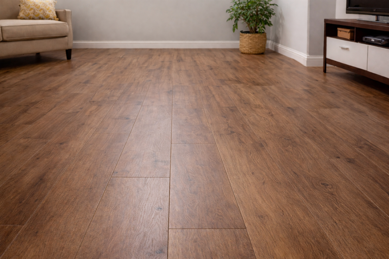 Vinyl and laminate flooring comparison with Visto Mouldings logo in Pretoria