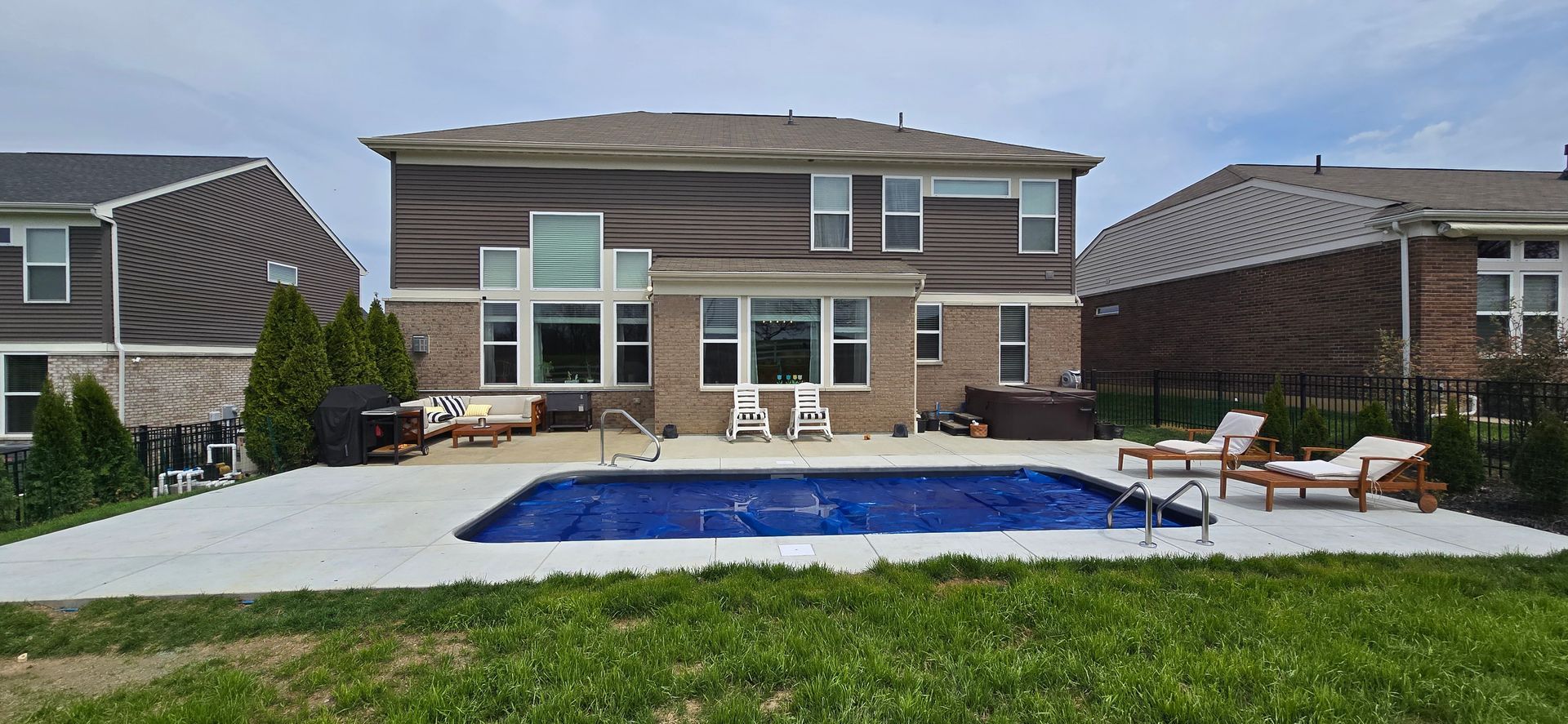 Vinyl liner pool build