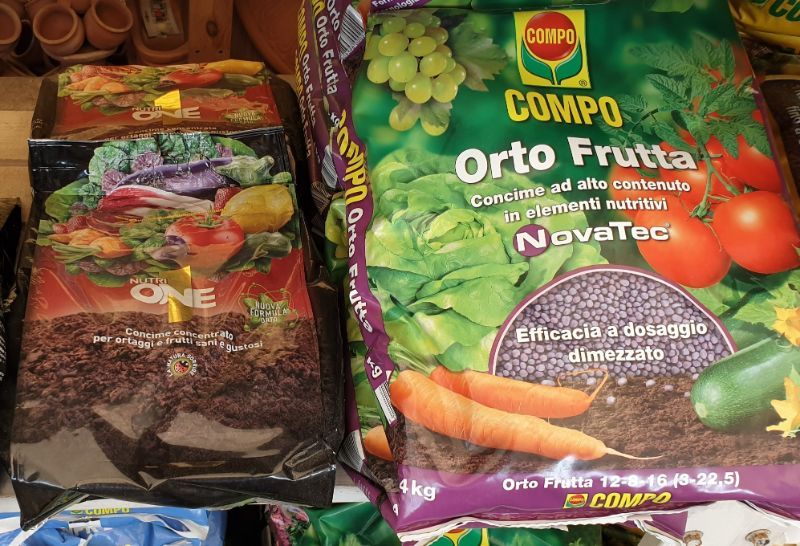 Concime con elementi nutritivi