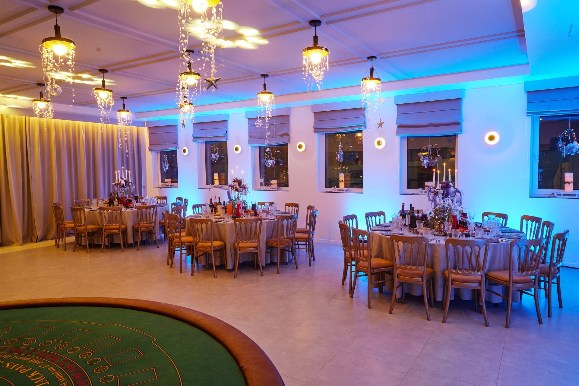 sodyba su pokyliu sale. kaledinis vakarelis