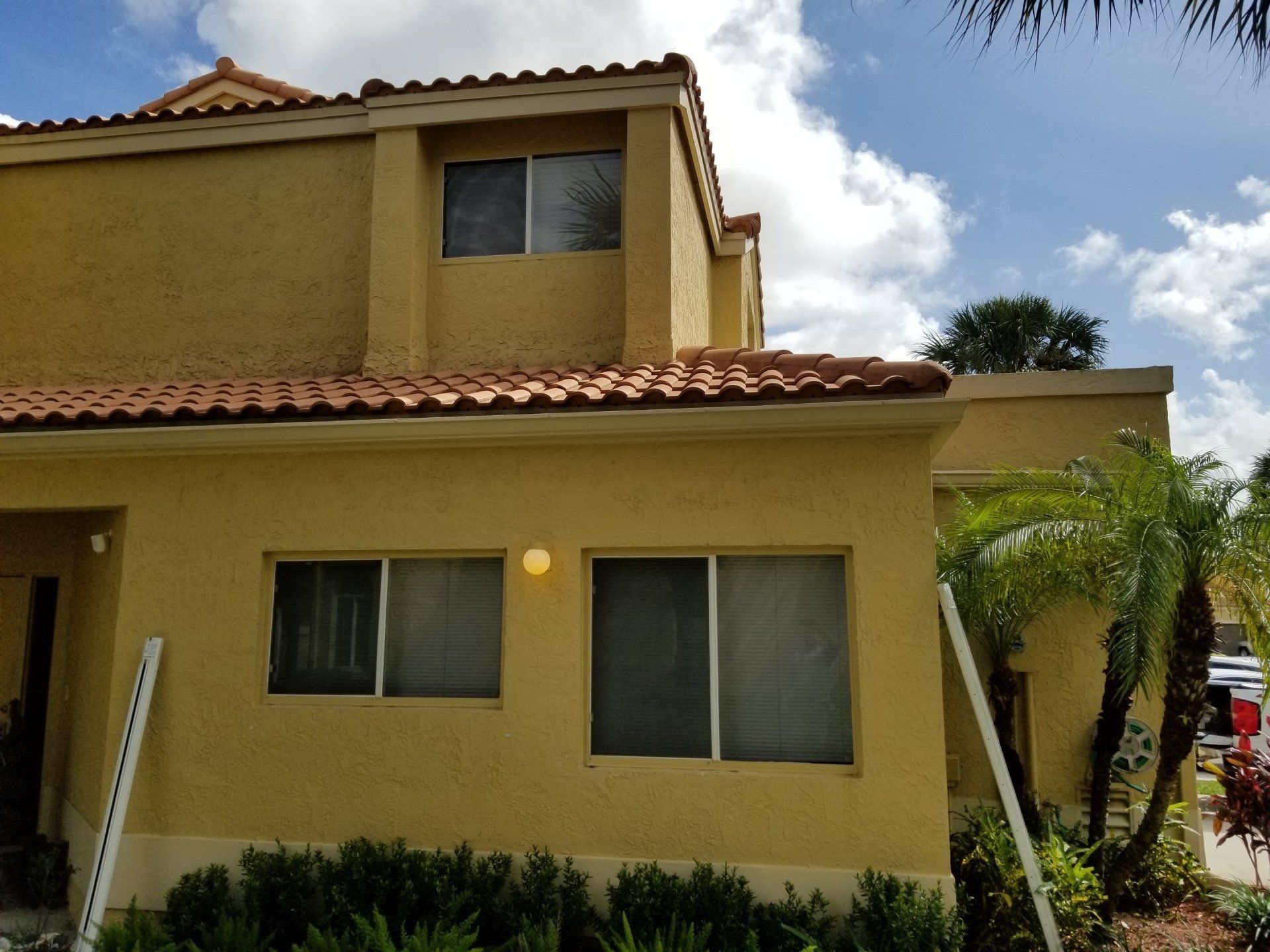 West Boca Raton FL Home Horizontal rolling window and Single Hung