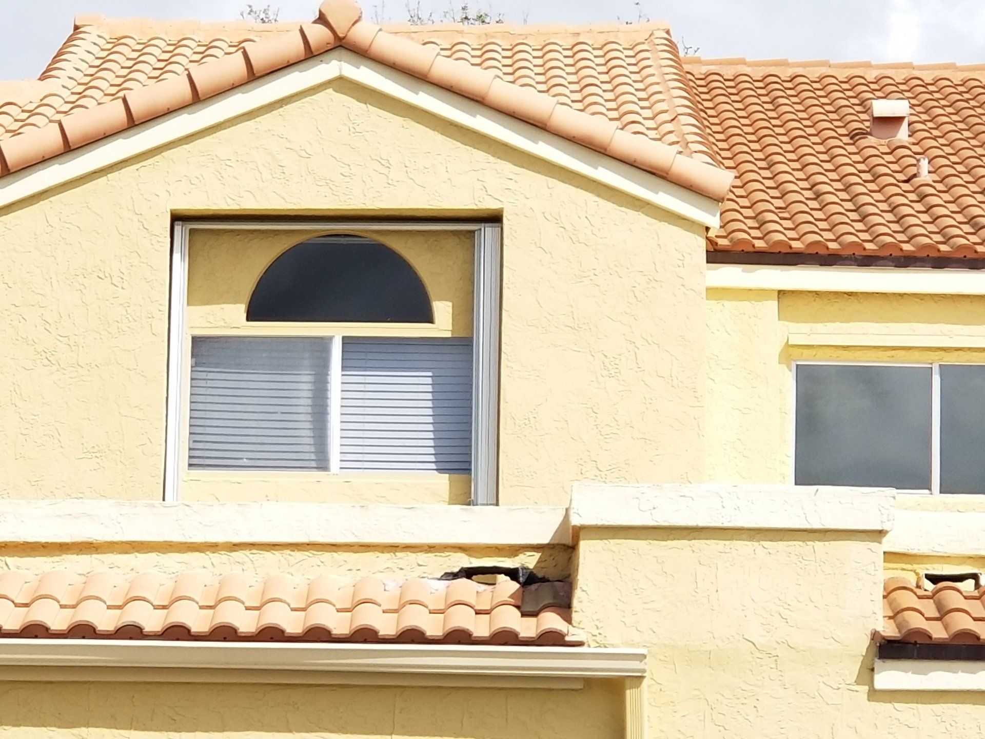 West Boca Raton FL Home Horizontal rolling window and Single Hung