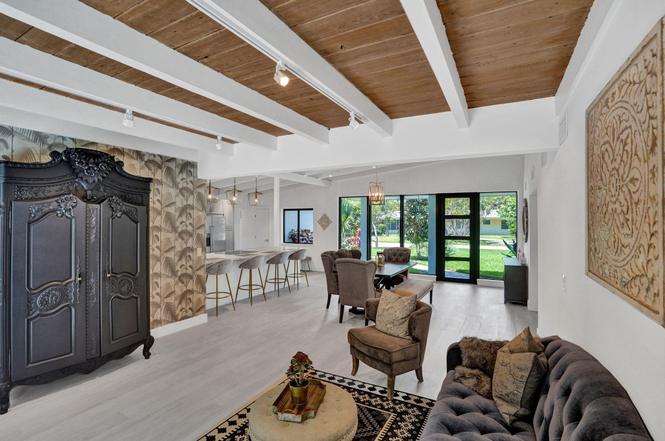 Delray Beach, FL. New Hurricane Windows