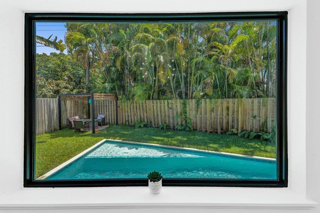 Delray Beach, FL. New Hurricane Windows