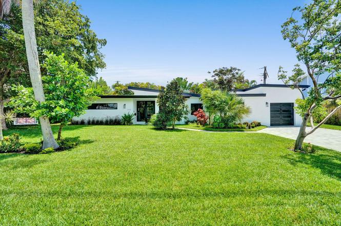 Delray Beach, FL. New Hurricane Windows