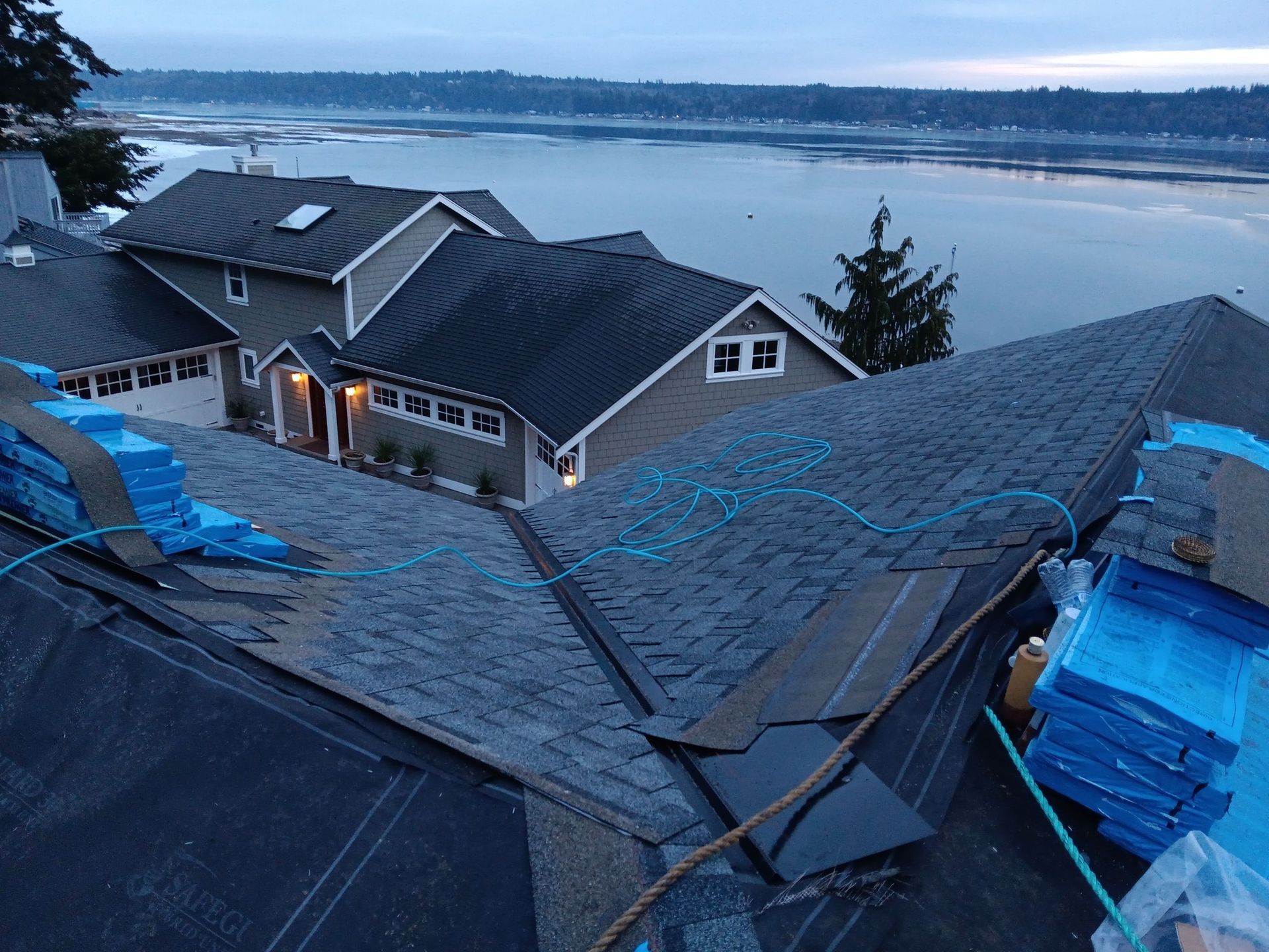 raymonds-general-contractors-llc-roofing-homes-service