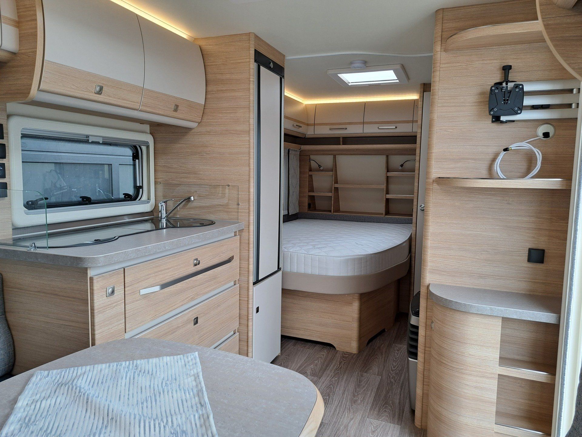 Ares Innenausstattung