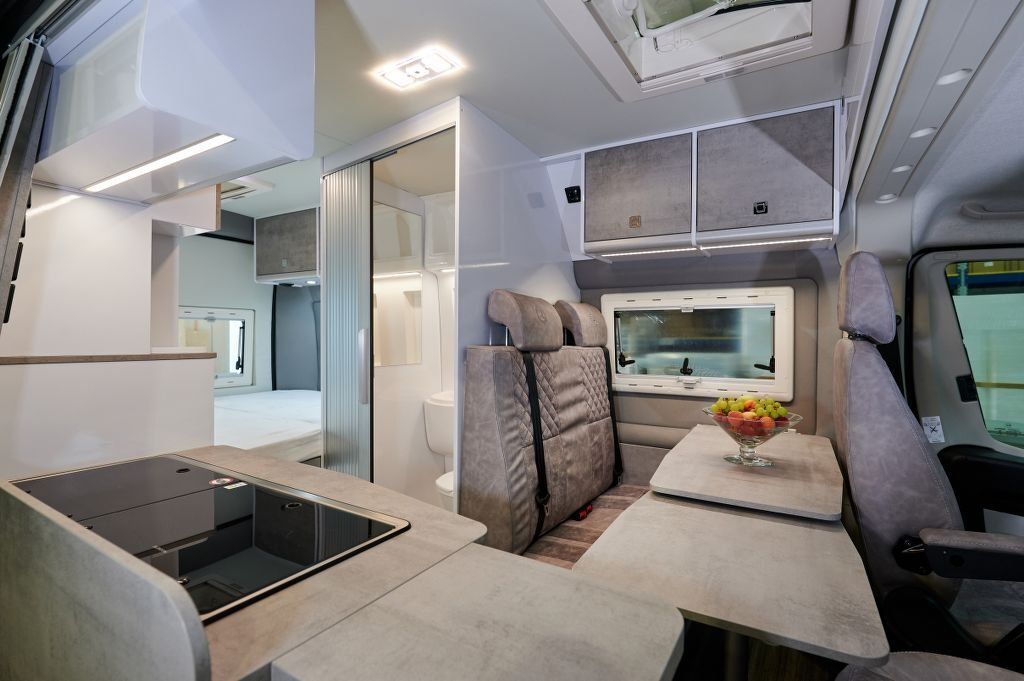 Ares Innenausstattung