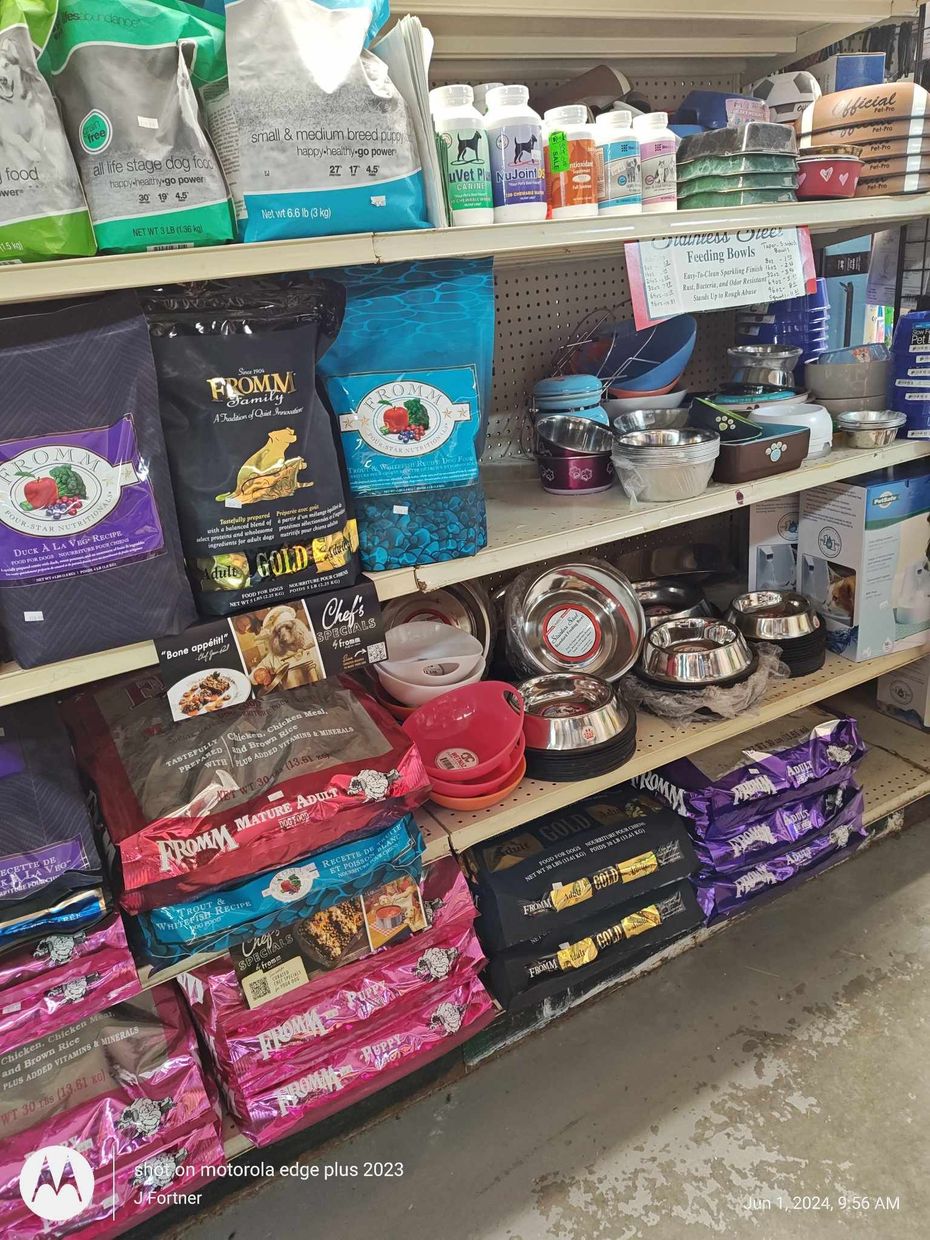 Paws-N-Claws Abilene KS Treat Isle
