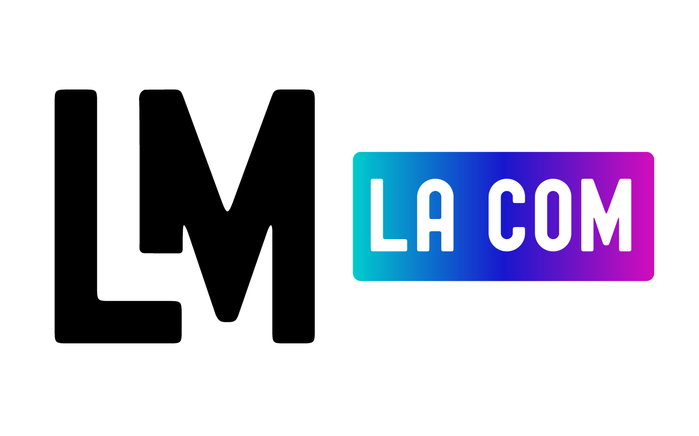 Le logo de lm la com est noir et violet avec une bordure arc-en-ciel.