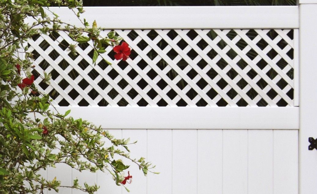 Lattice-Topped Fence Lattice-Topped Fence