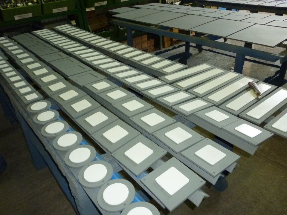 Sliding plates