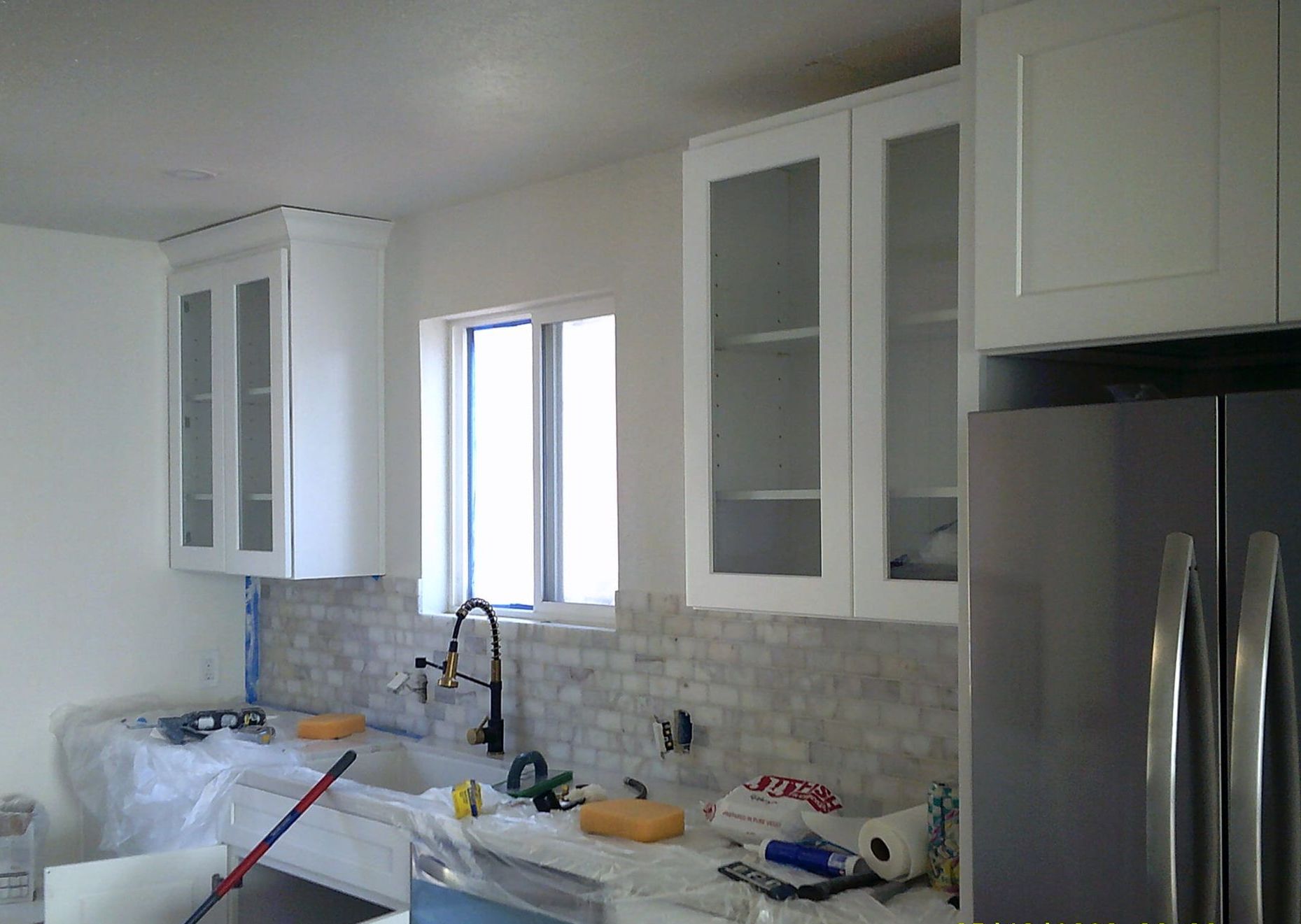 A kitchenhouse is being remodeled