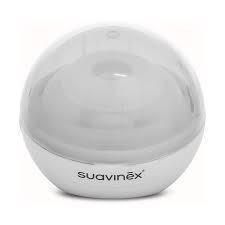 Un contenitore bianco con un coperchio trasparente su uno sfondo bianco.