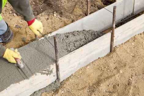 Concrete chain wall