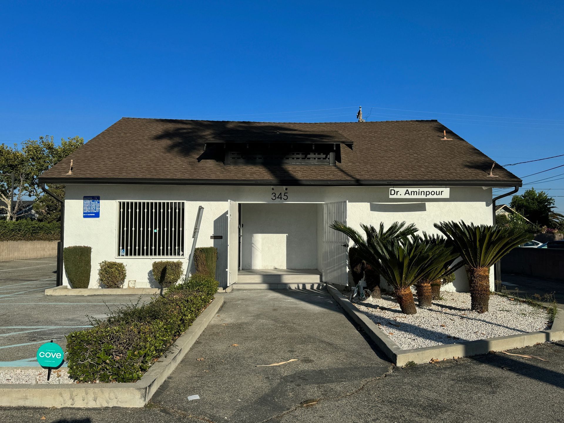 image of the clinic's exterior 