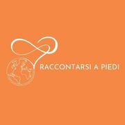 Logo  stilizzato bianco di un globo terrestre e simbolo dell'infinito su sfondo arancione,  