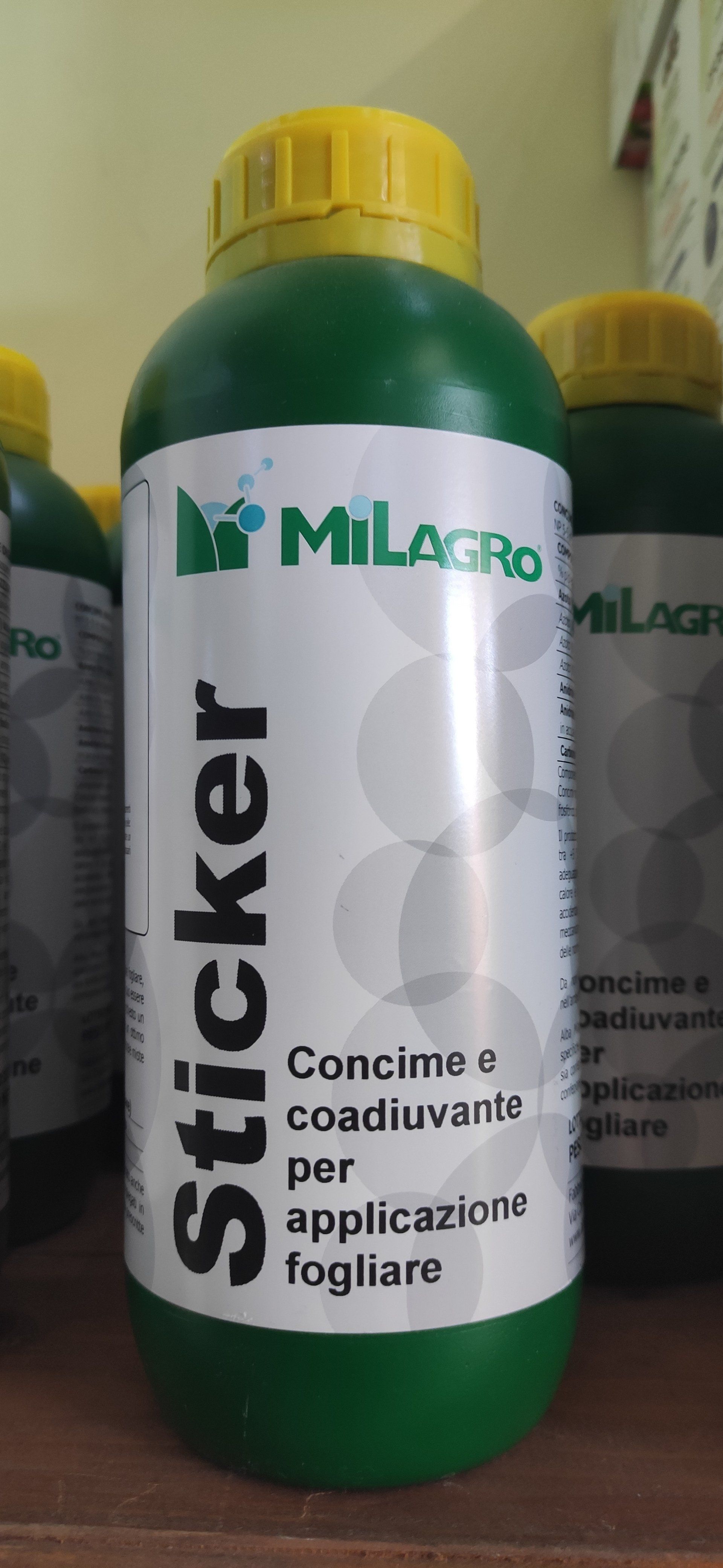 CONCIME E COADIUVANTE PER APPLICAZIONE FOGLIARE