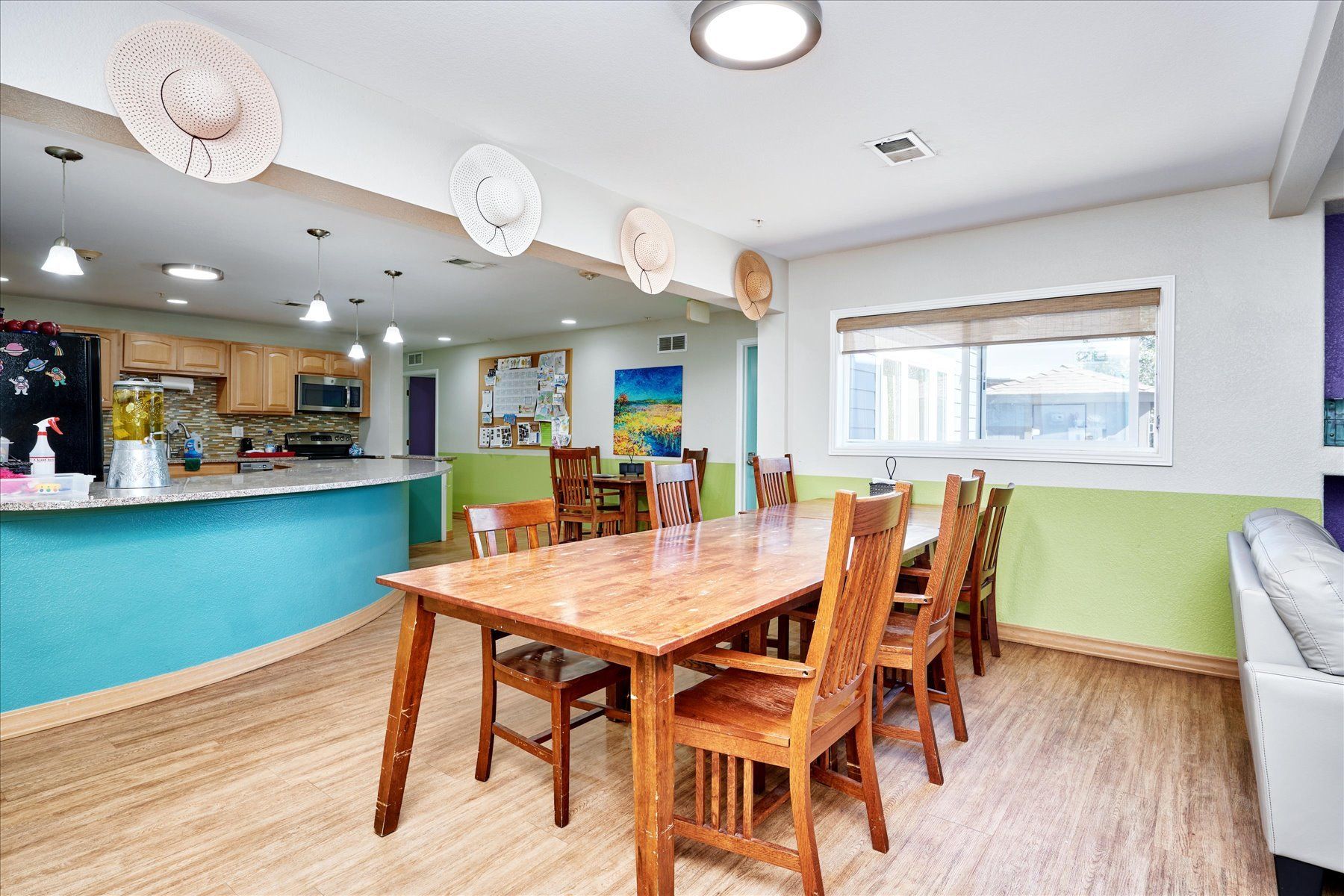 Lakewood 8 β Dementia Care Facilities β Assured Senior Living