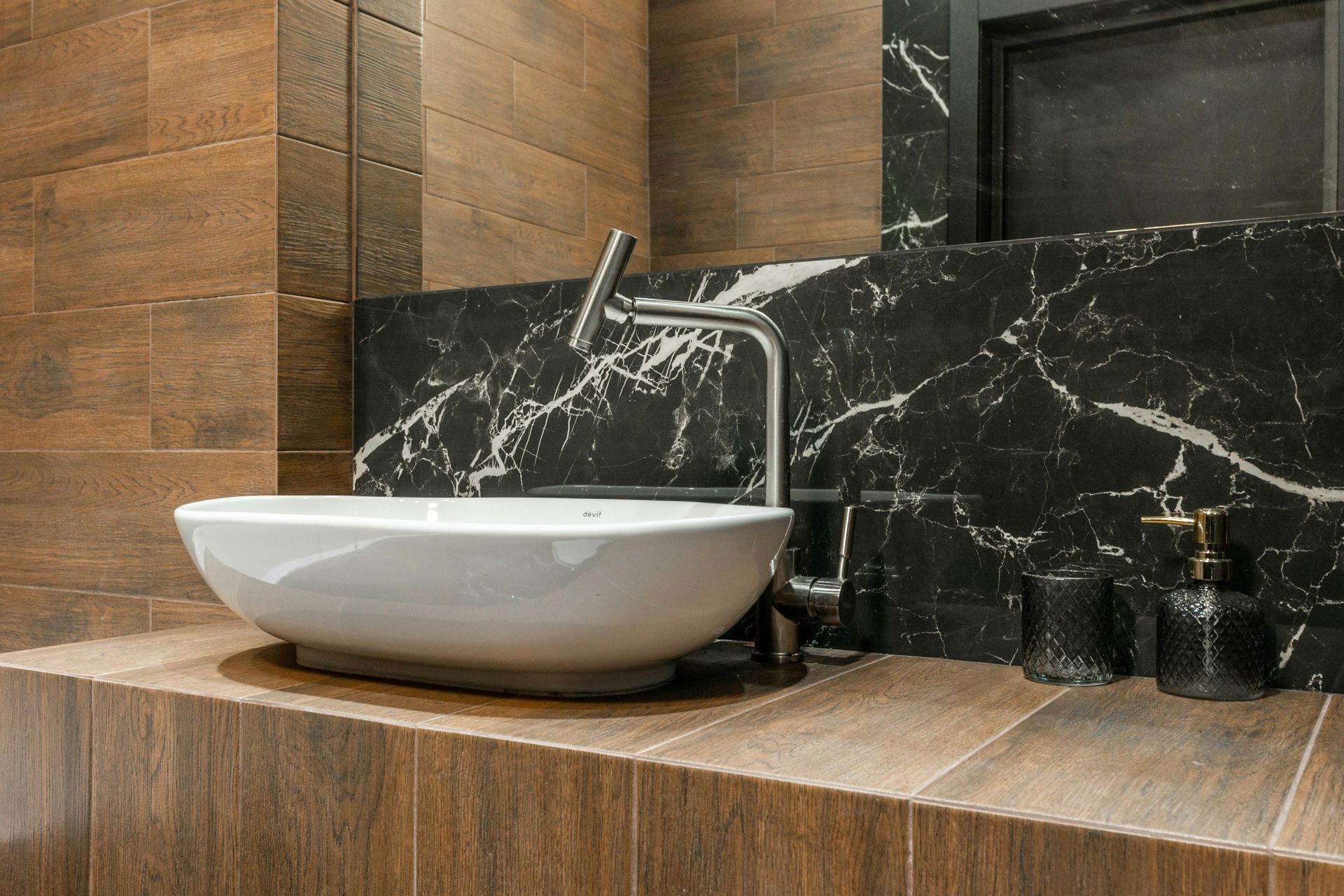 A new sink in a bathroom