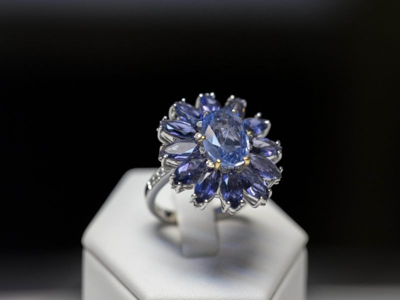 Anello con pietre azzurre - gioielleria artigianale a Roma