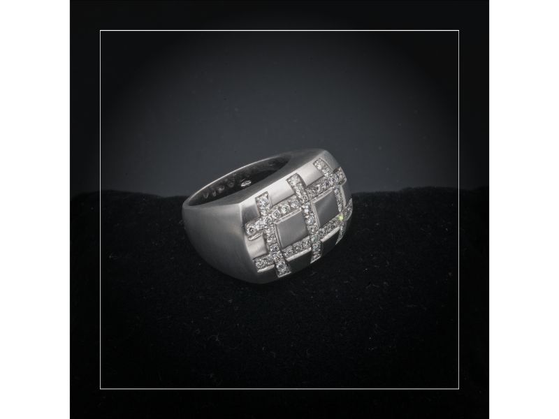 Anello con motivo incrociato - gioielleria artigianale a Roma