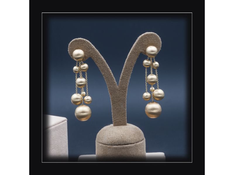 Orecchini con sfere dorate - gioielleria artigianale a Roma