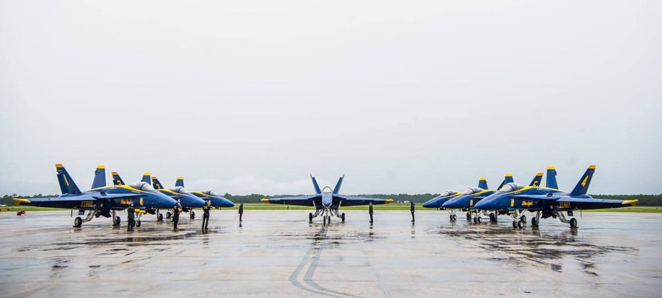 Blue Angels Super Hornet arrives at NAS Pensacola