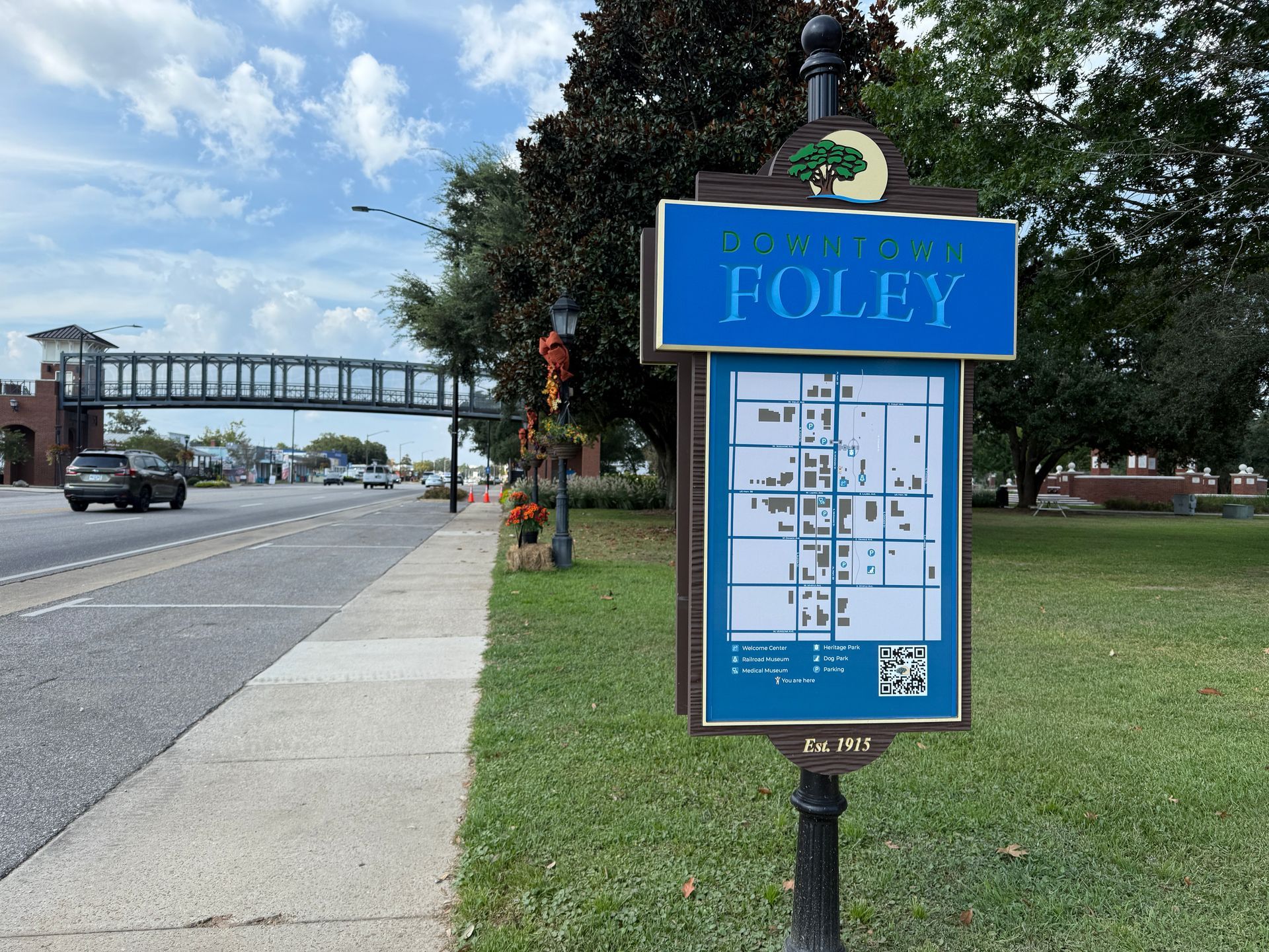 Foley Main Street received the Award of Excellence in Placemaking and Wayfinding
from Main Street Alabama for the creation of a series of information signs in downtown Foley.