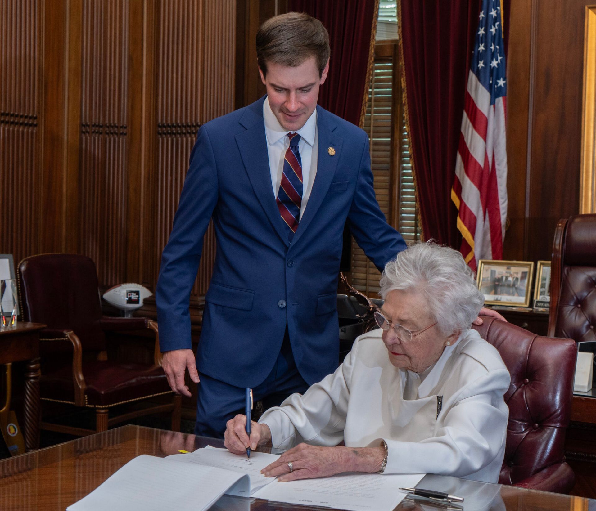 Gov. Ivey Signs Law Giving Alabama Shoppers A Grocery Tax Break