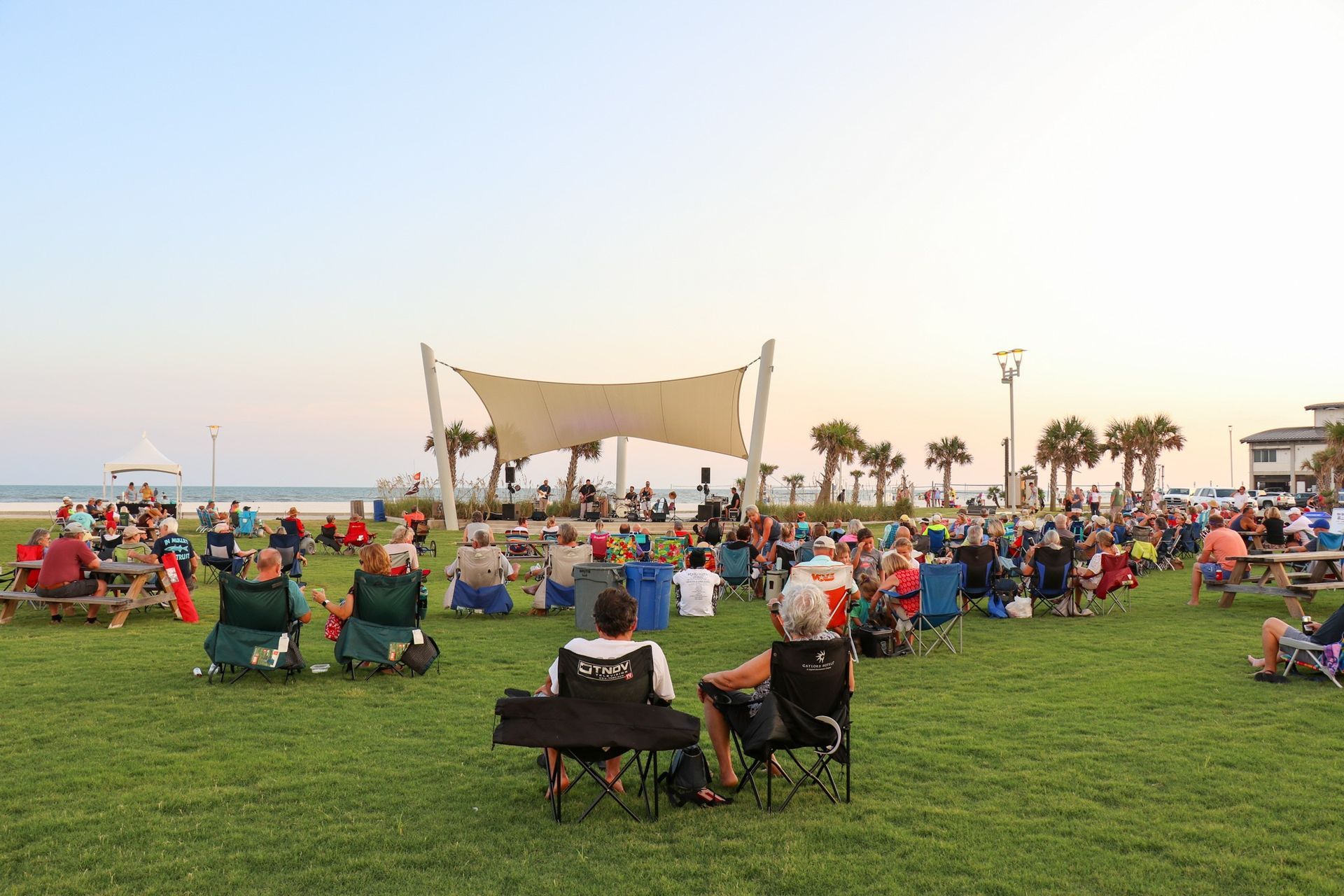 Gulf Shores Sunset Series returns to Gulf Place