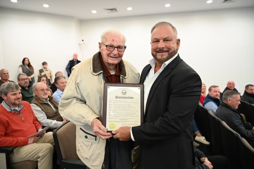 Joe Johnson with Mayor Tony Kennon 