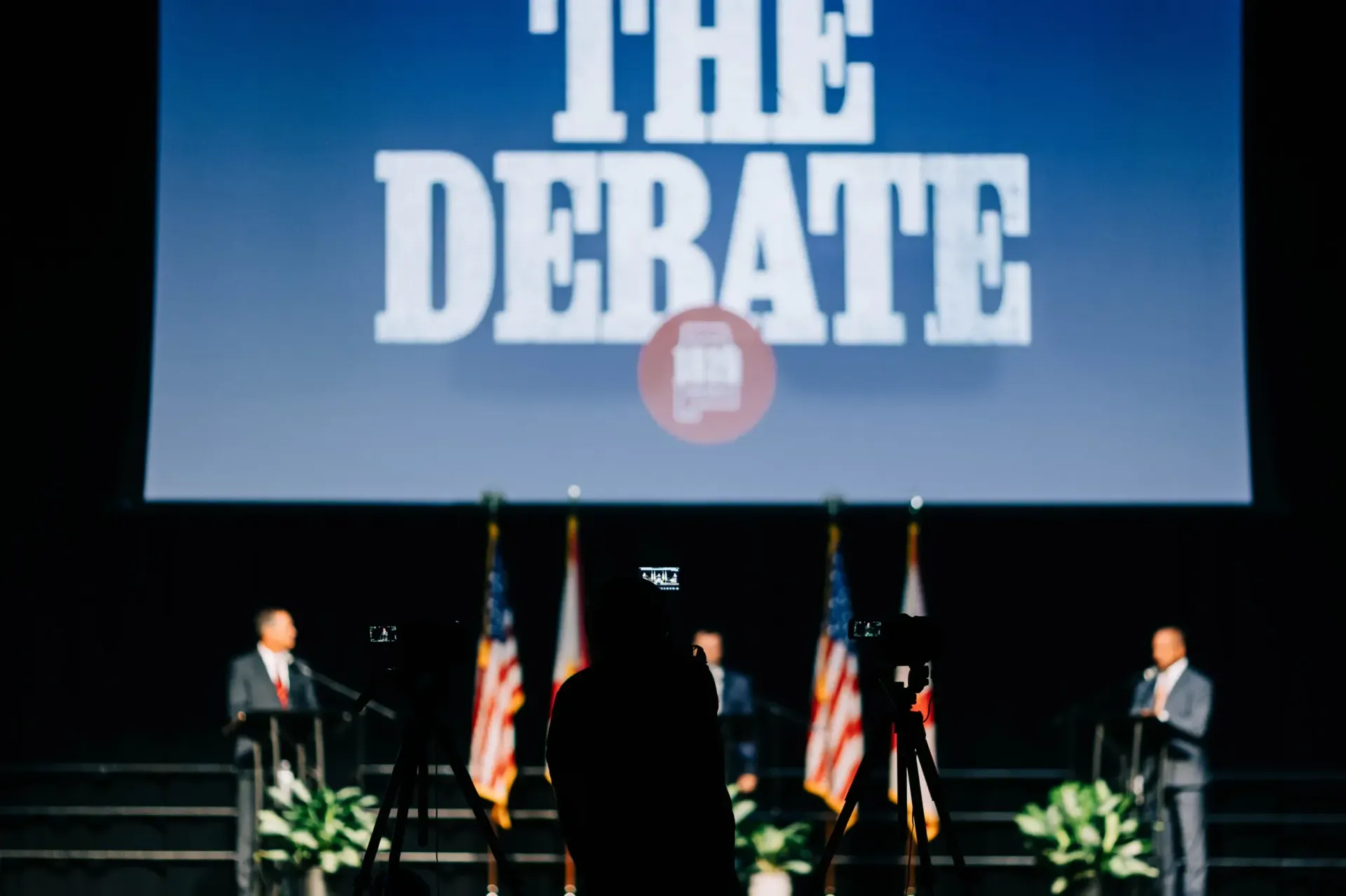 1819 News presented the debate to 1,000 residents