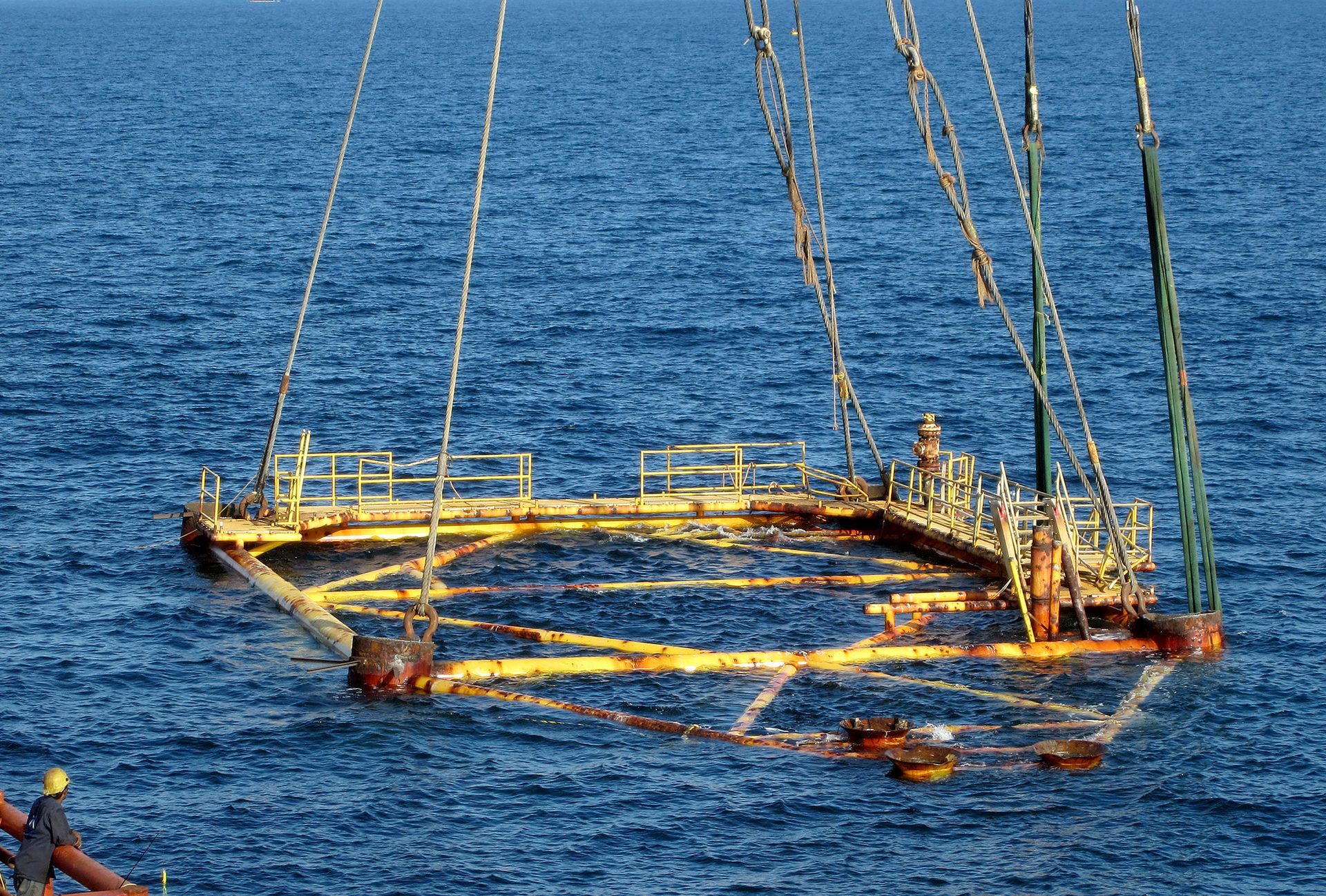 The Rigs to Reefs program uses decommissioned oil and gas platforms to create artificial reefs for a variety of fish species. ADCNR photo