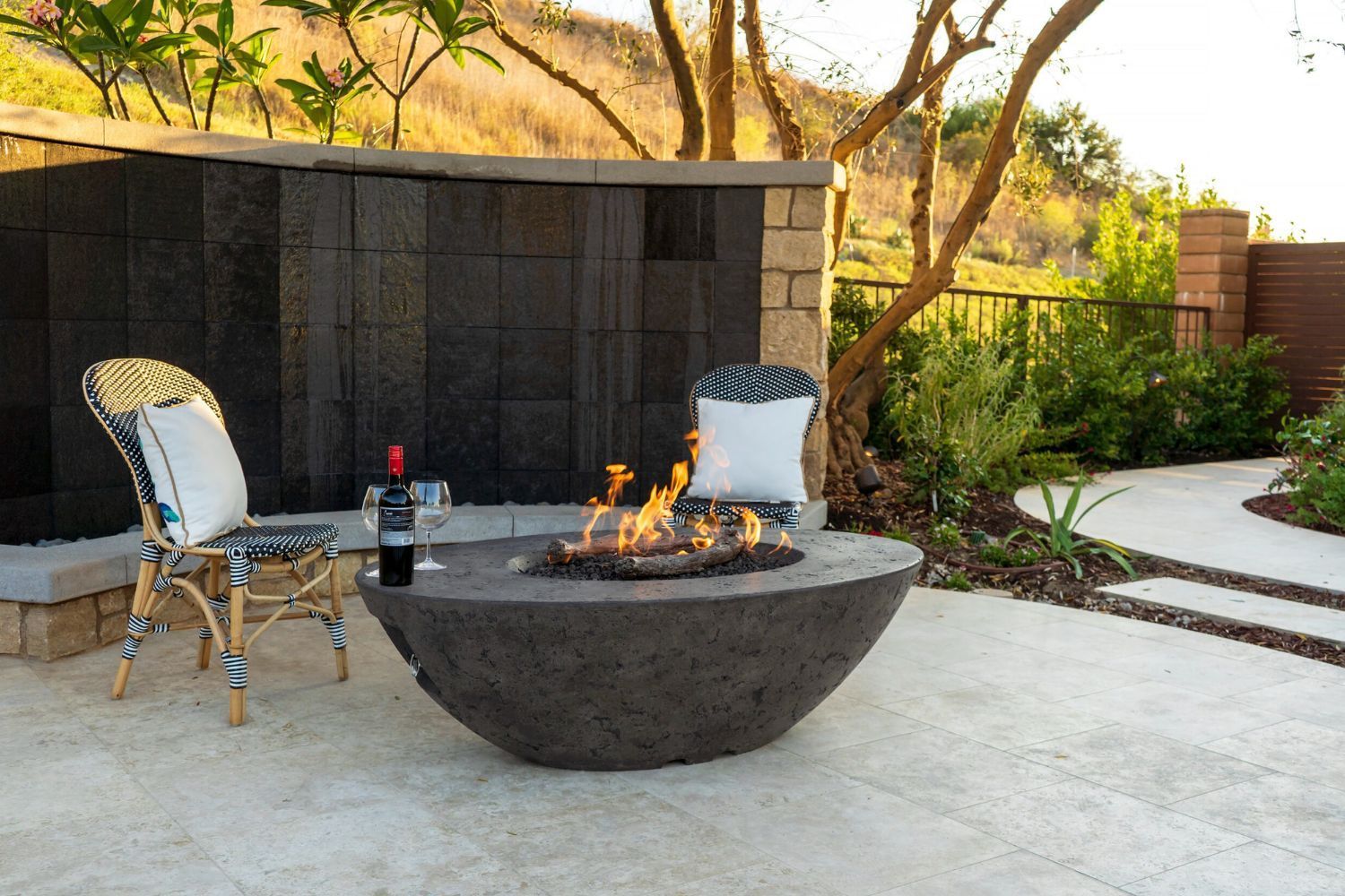 American Fyre Designs Calais Oval Firetable