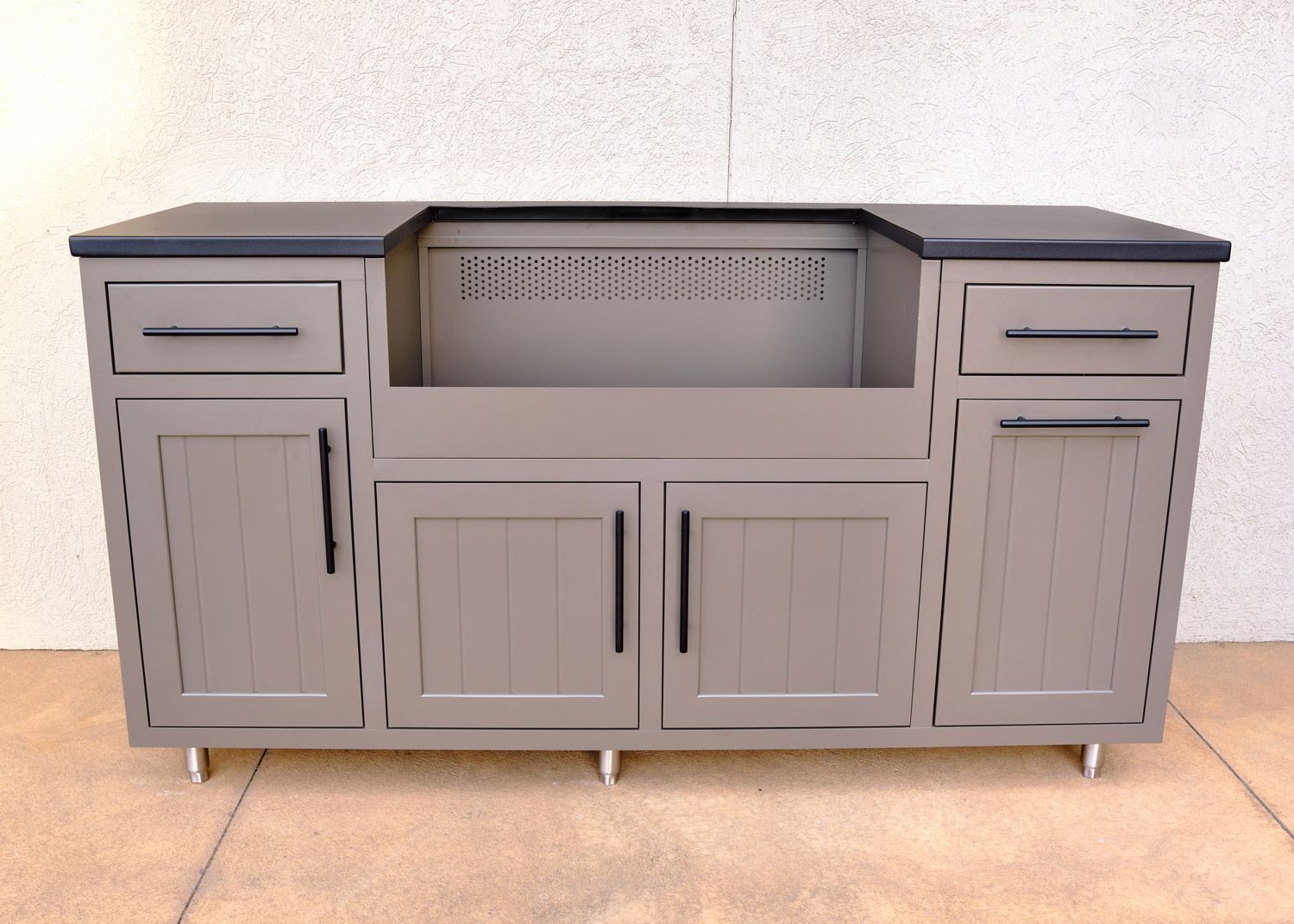 Customized Outdoor Kitchen Cabinets By Challenger Designs