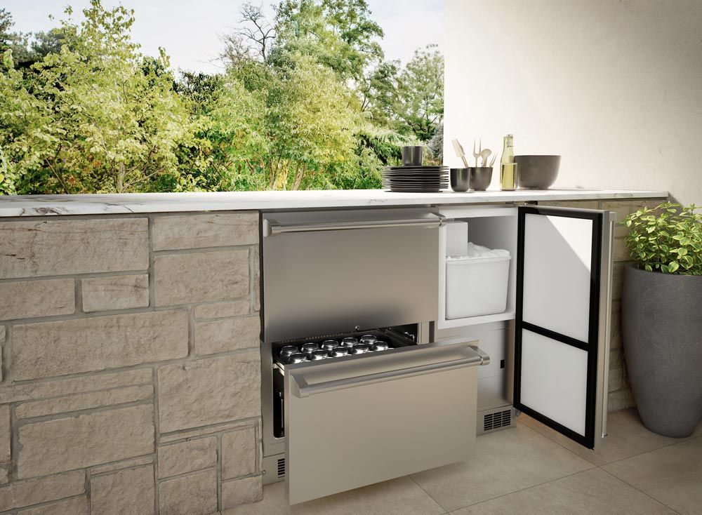 Outdoor Built-In Refrigerated Drawers And Ice Machine