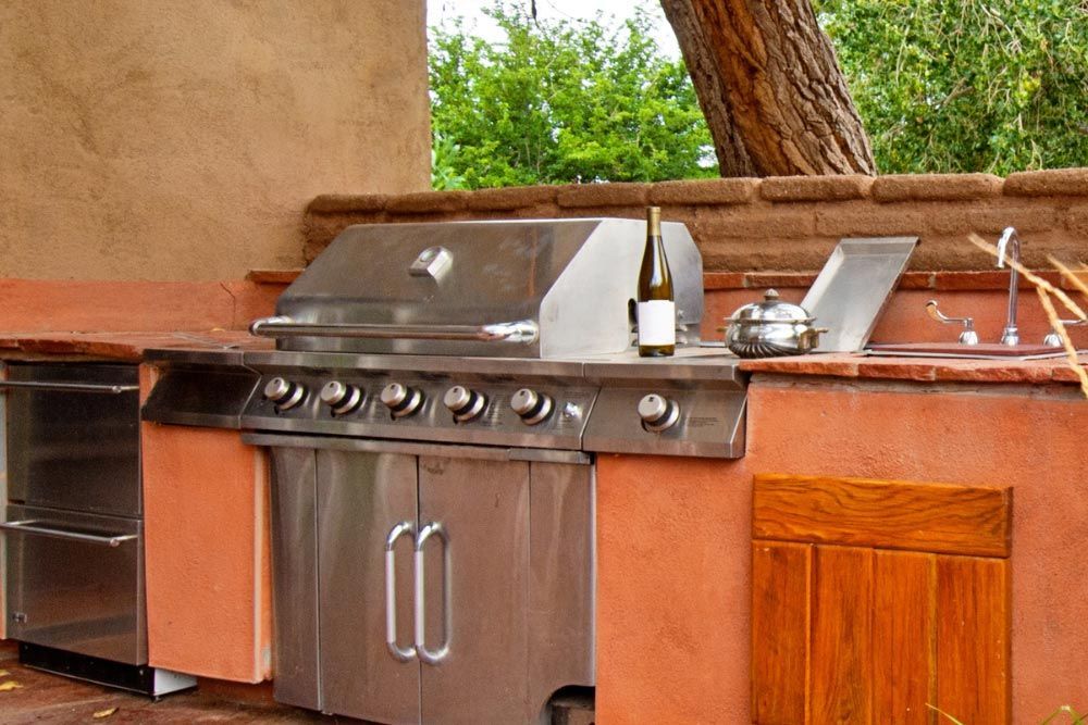 Outdoor Kitchen With Wine In Nashville, TN