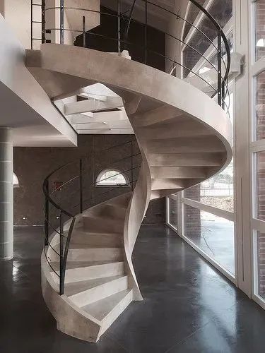 scala elicoidale in cemento brescia