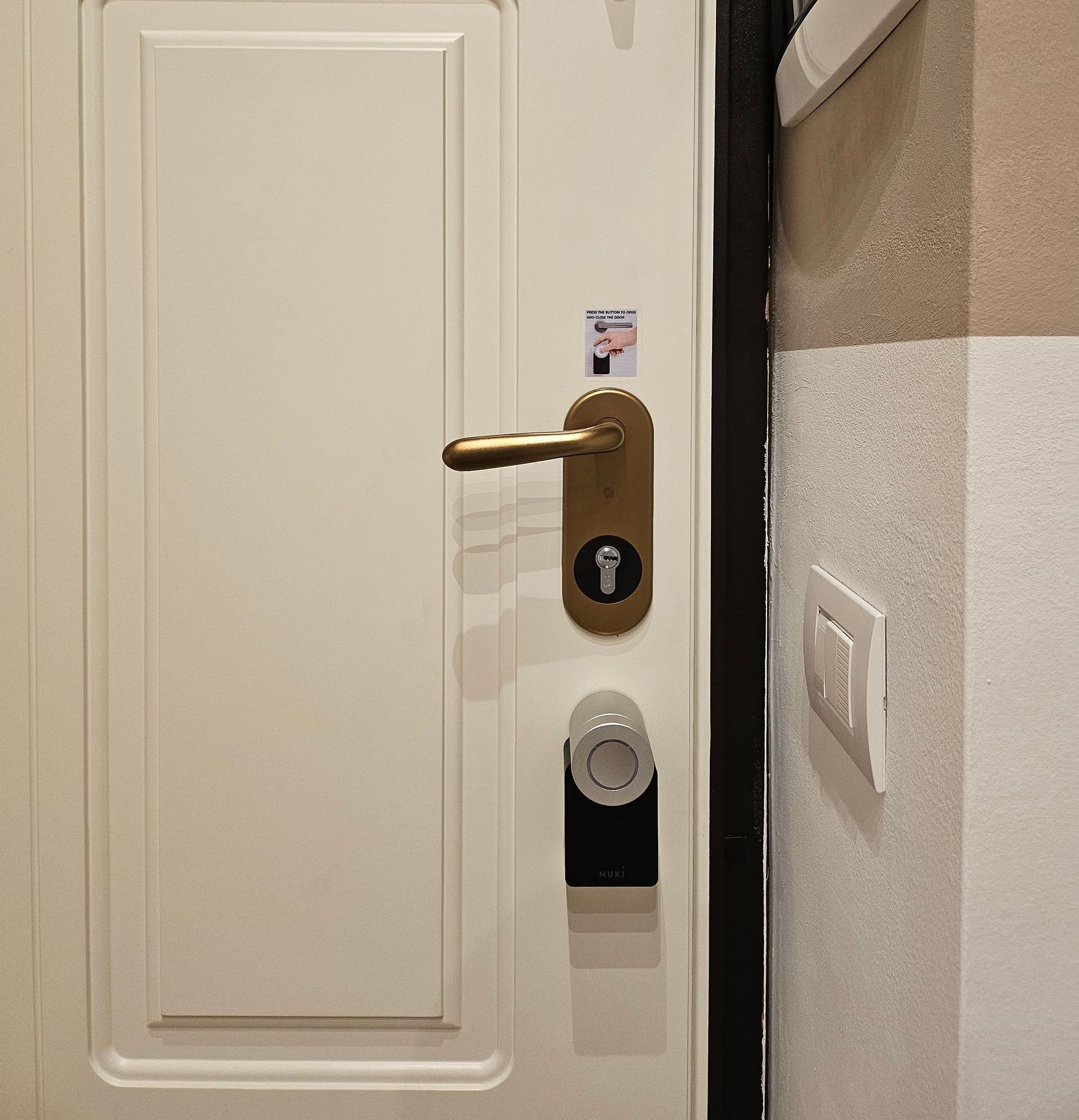 Nuki Self Ceck in/out