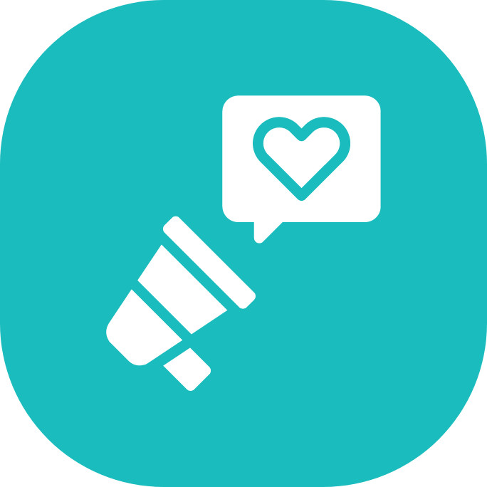 Megáfono blanco con bocadillo de diálogo que contiene un símbolo de corazón sobre fondo azul verdoso.