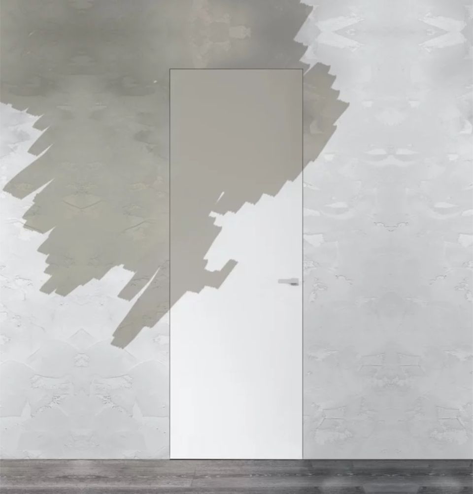 Porta bianca su parete grigia con sfumatura scura