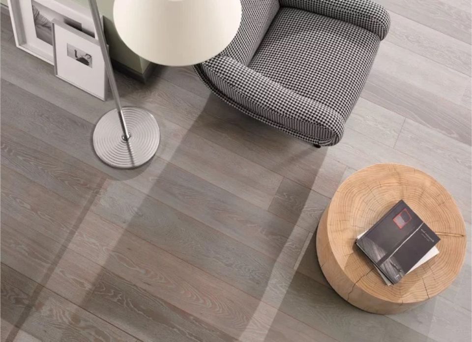 Parquet con poltrona