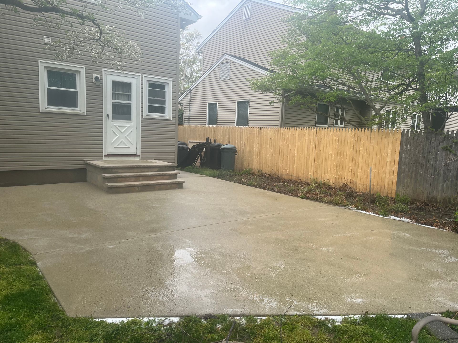 power washing concrete driveway