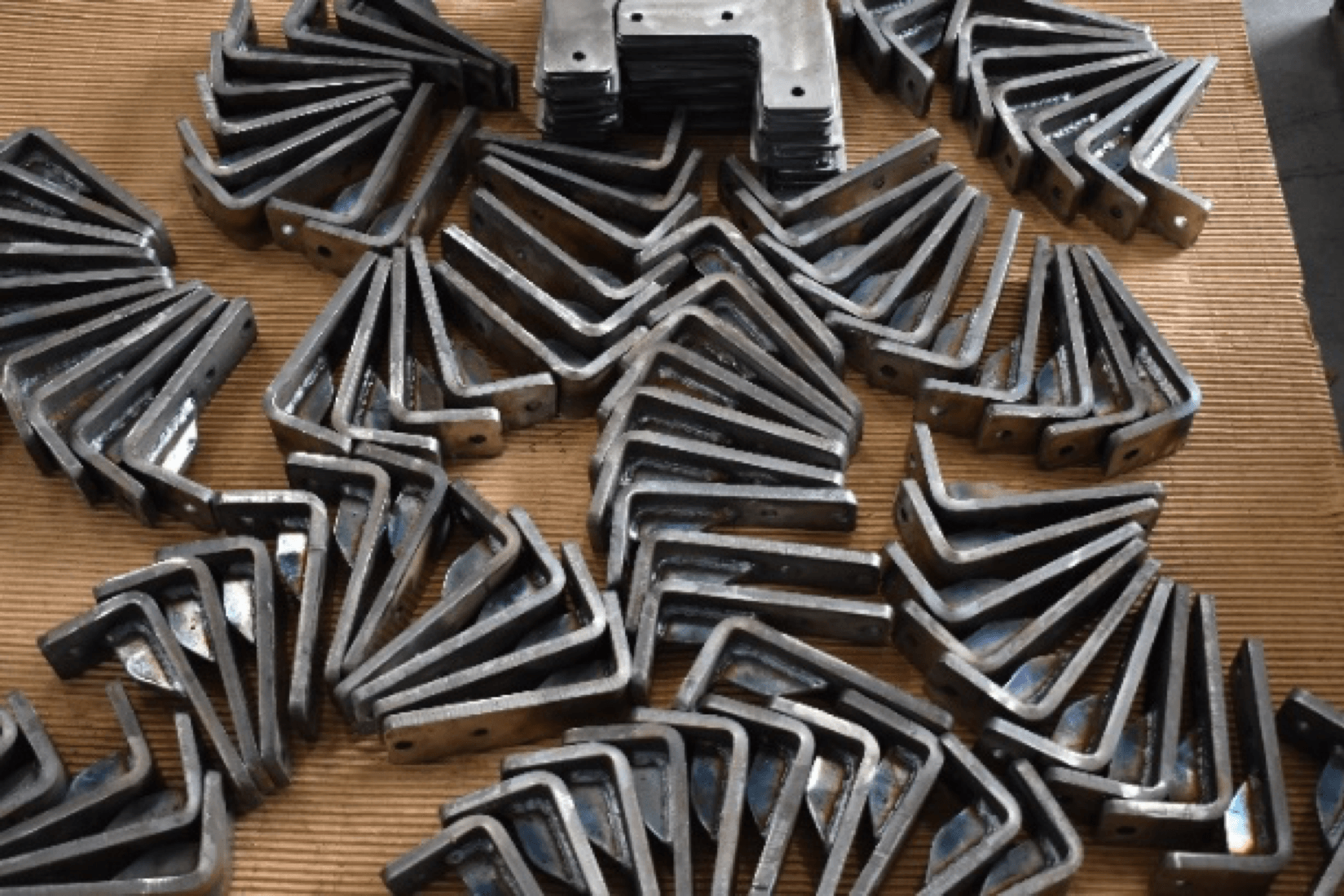 Custom Brackets and Plates Cutting and Forming