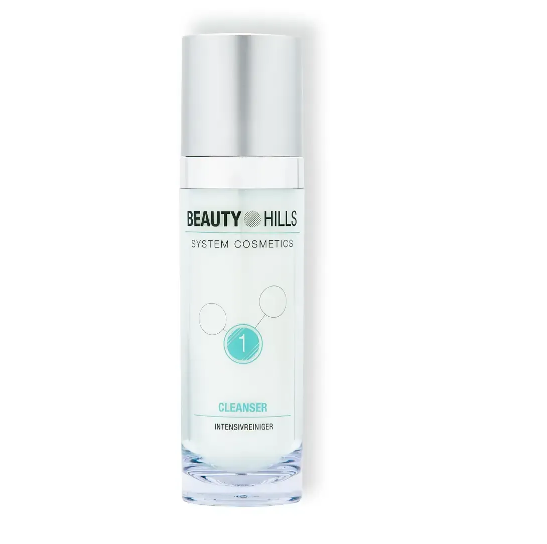 Una bottiglia di detergente Beauty Hills su sfondo bianco.