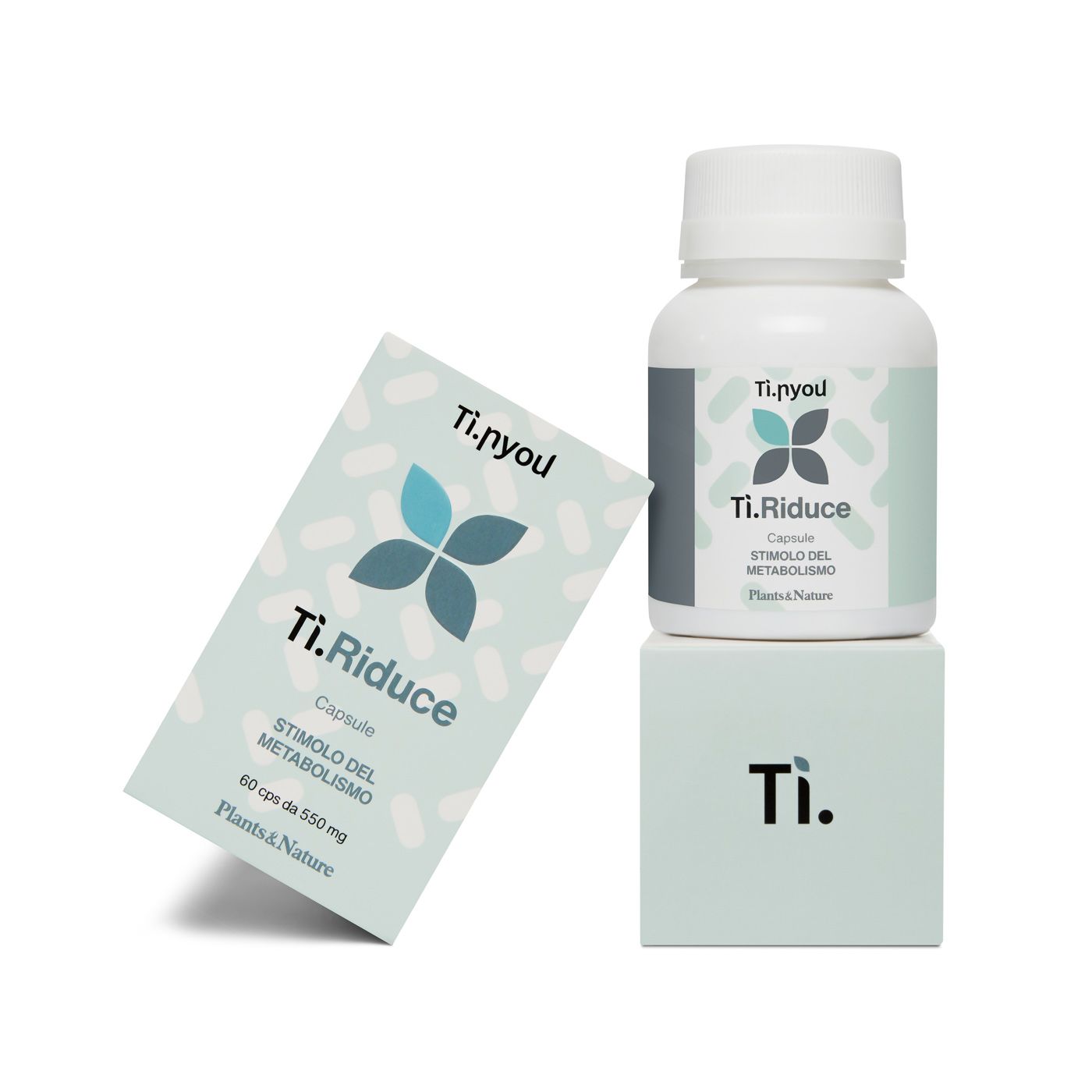 Una bottiglia di ti reduce è posata sopra una scatola.