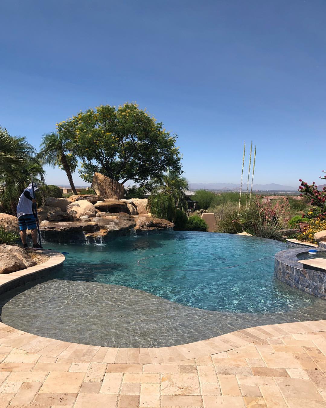infinity pool  in paradise valley serviced