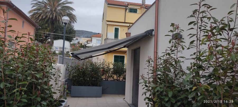 tenda da sole resistente alle intemperie